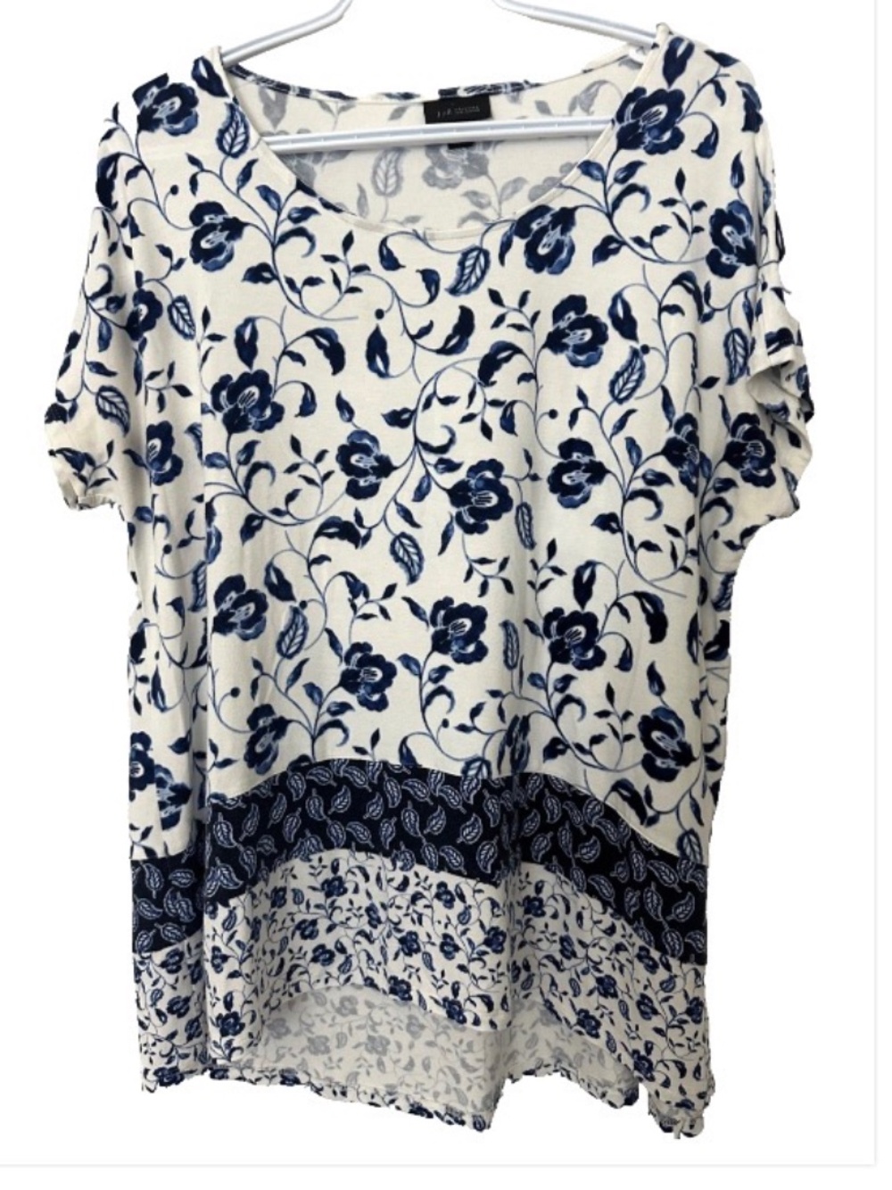 J.Jill Wearever Collection Women's SZ Medium Blue and White Floral Pull Over Top